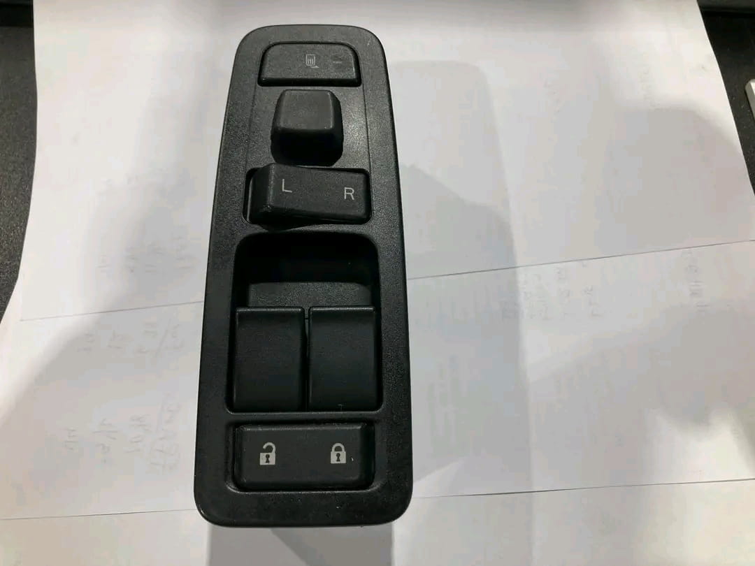 Kenworth t680 door switch both sides Kenworth t680 door switch both sides