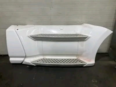 Kenworth T680 2014 to 2021 T680 side steps fairings